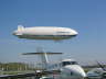 ein zeppelin fliegt auch
